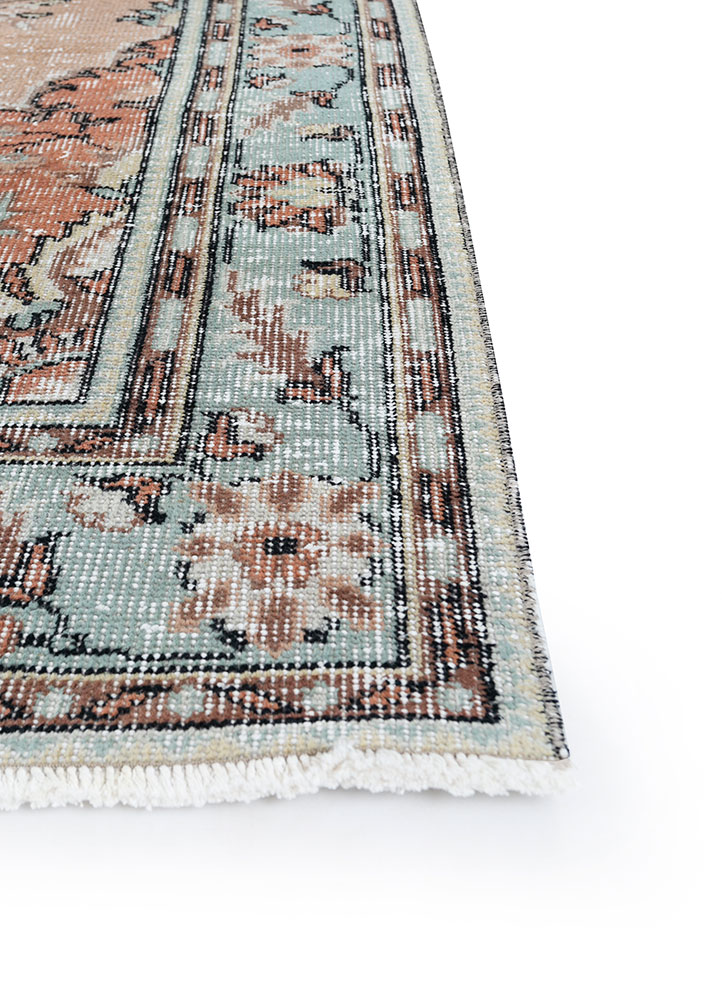 vintage beige and brown wool hand knotted Rug - Corner