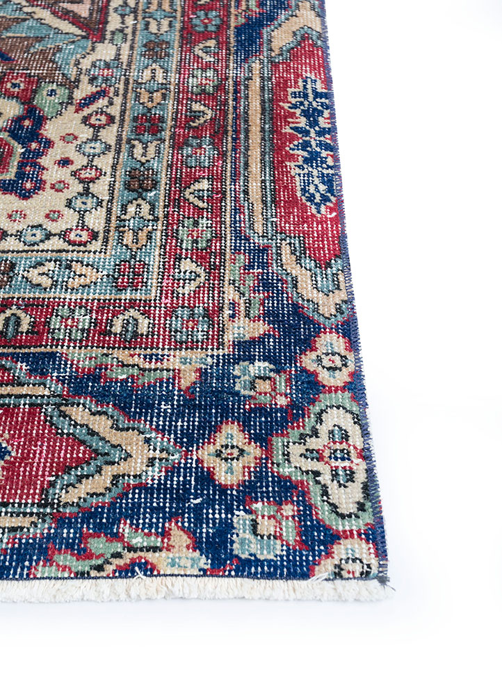 vintage red and orange wool hand knotted Rug - Corner