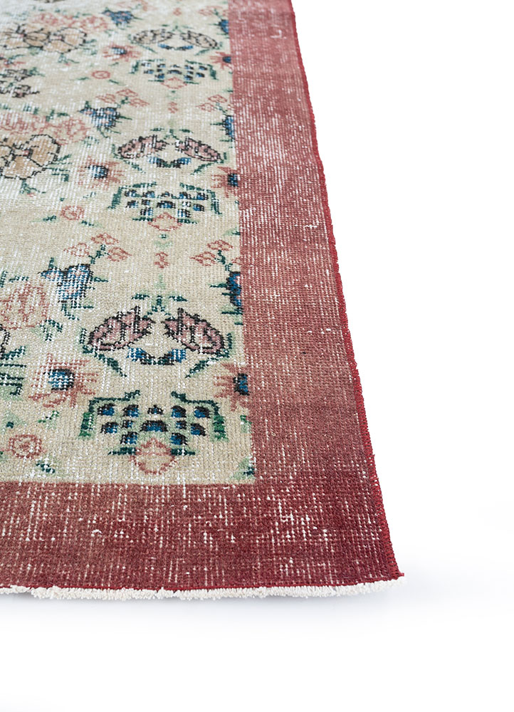vintage red and orange wool hand knotted Rug - Corner