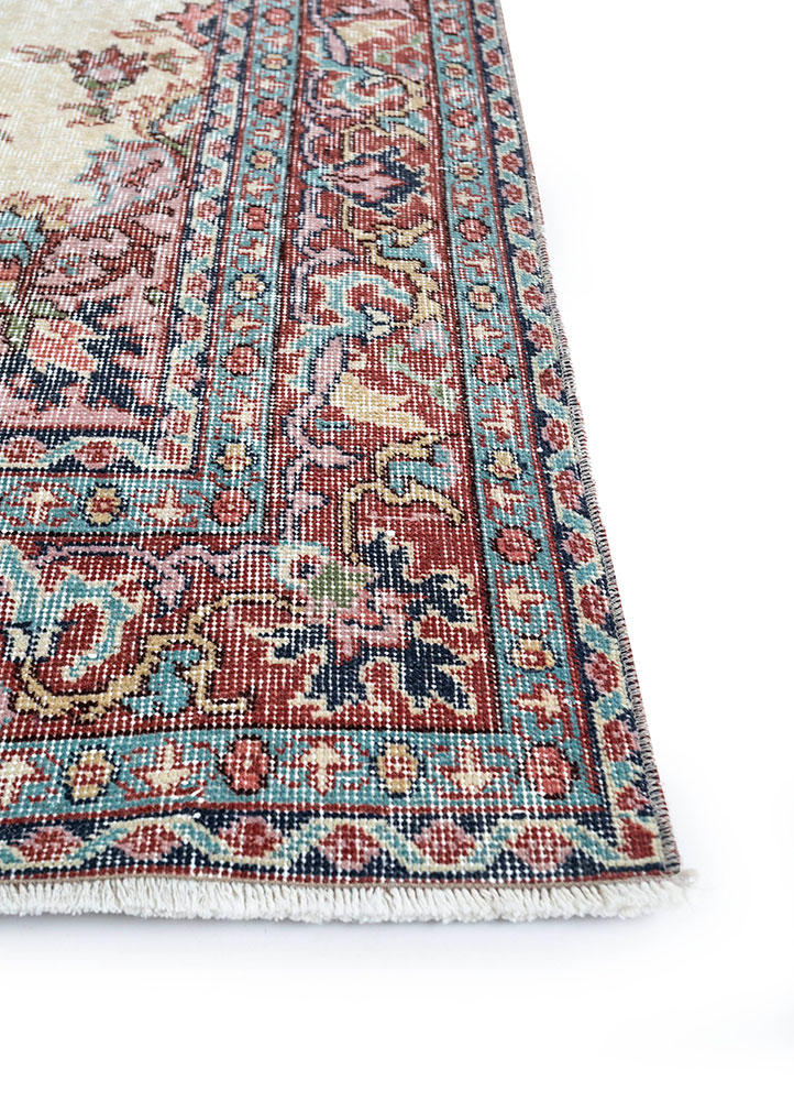 vintage red and orange wool hand knotted Rug - Corner