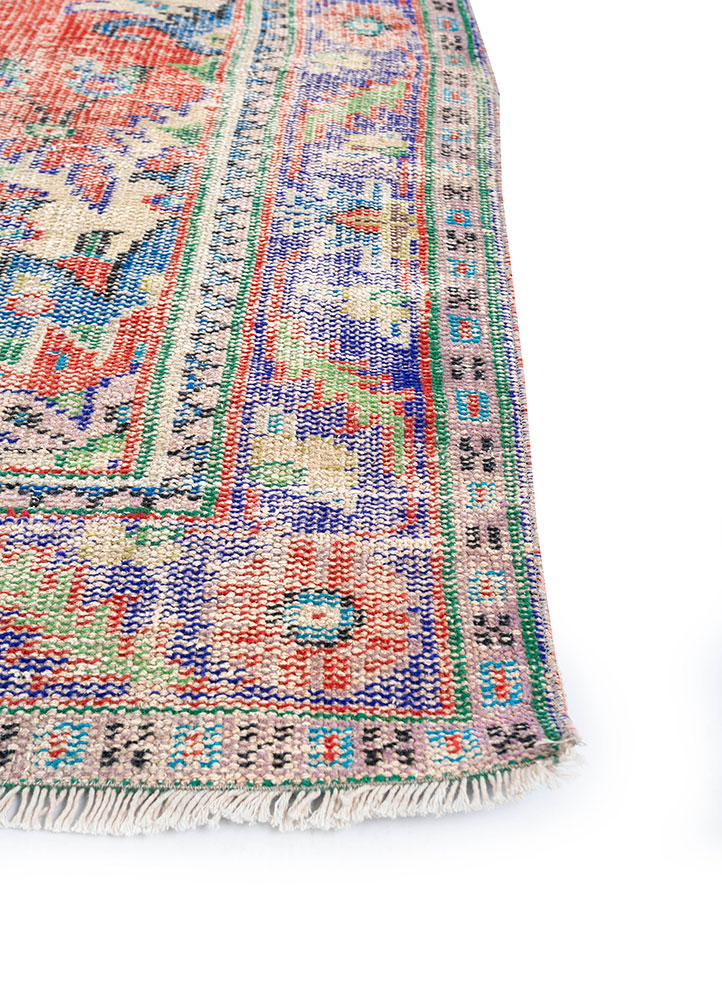 vintage red and orange wool hand knotted Rug - Corner