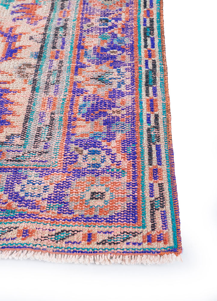 vintage red and orange wool hand knotted Rug - Corner