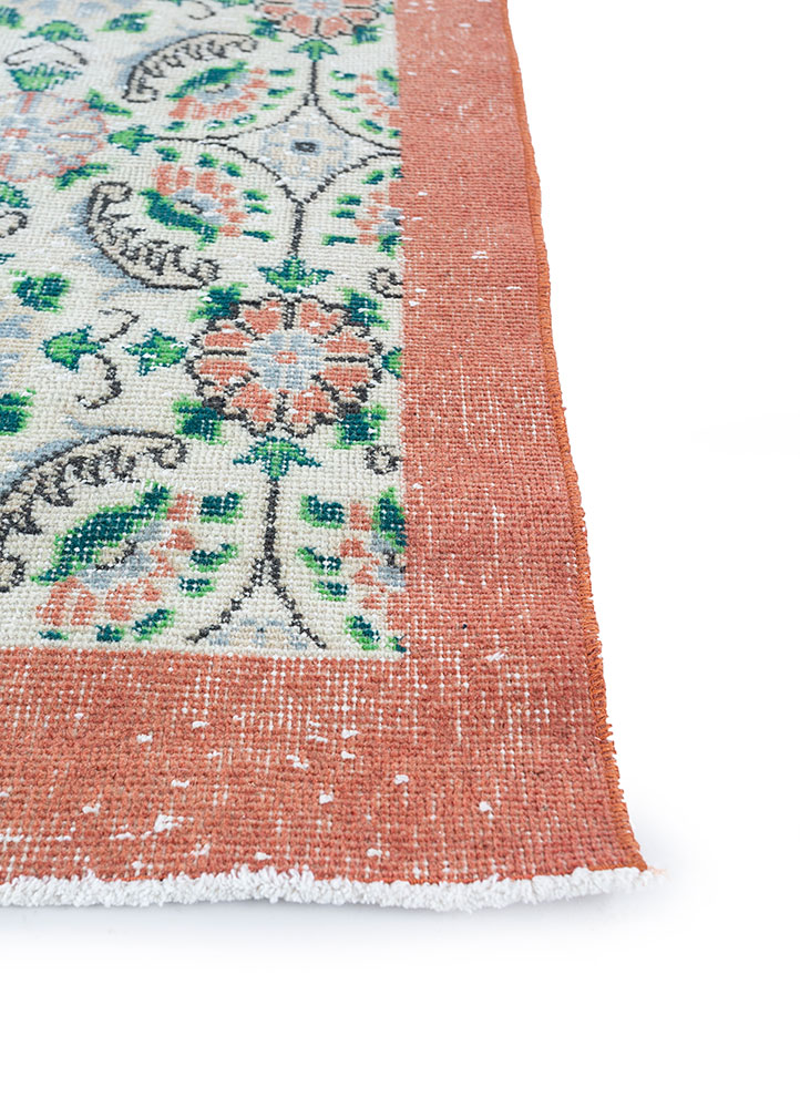 vintage red and orange wool hand knotted Rug - Corner