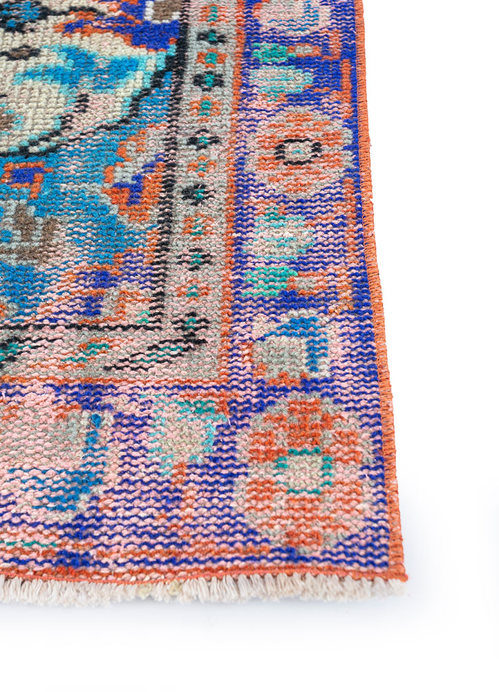 vintage red and orange wool hand knotted Rug - Corner