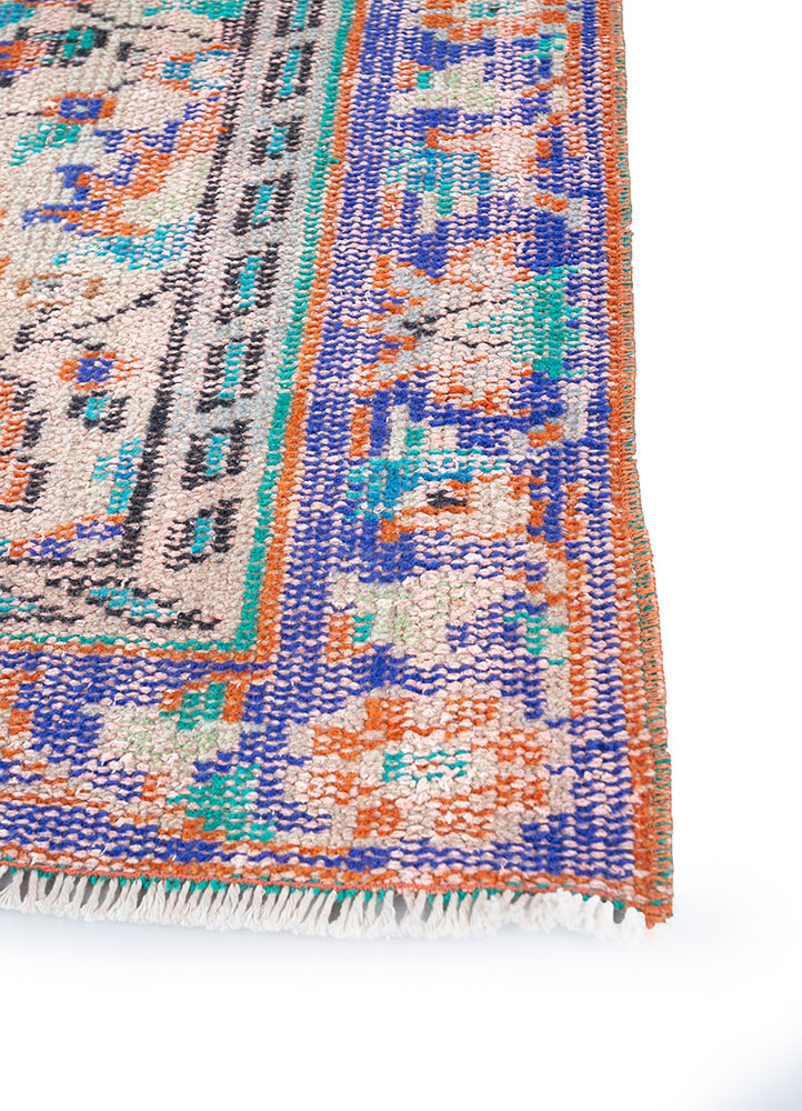 vintage red and orange wool hand knotted Rug - Corner