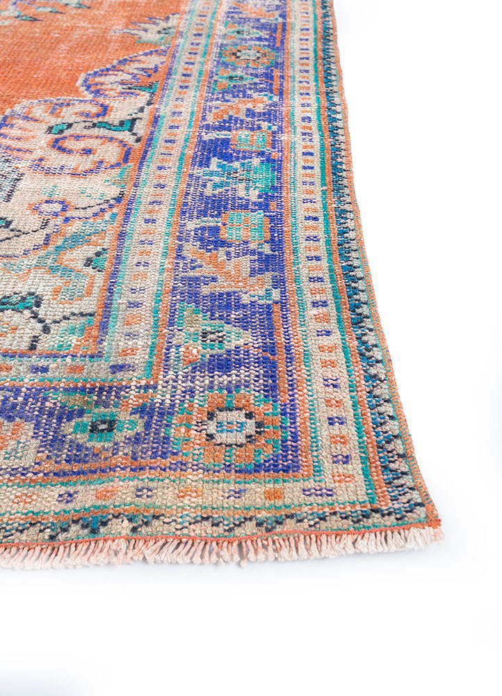 vintage red and orange wool hand knotted Rug - Corner