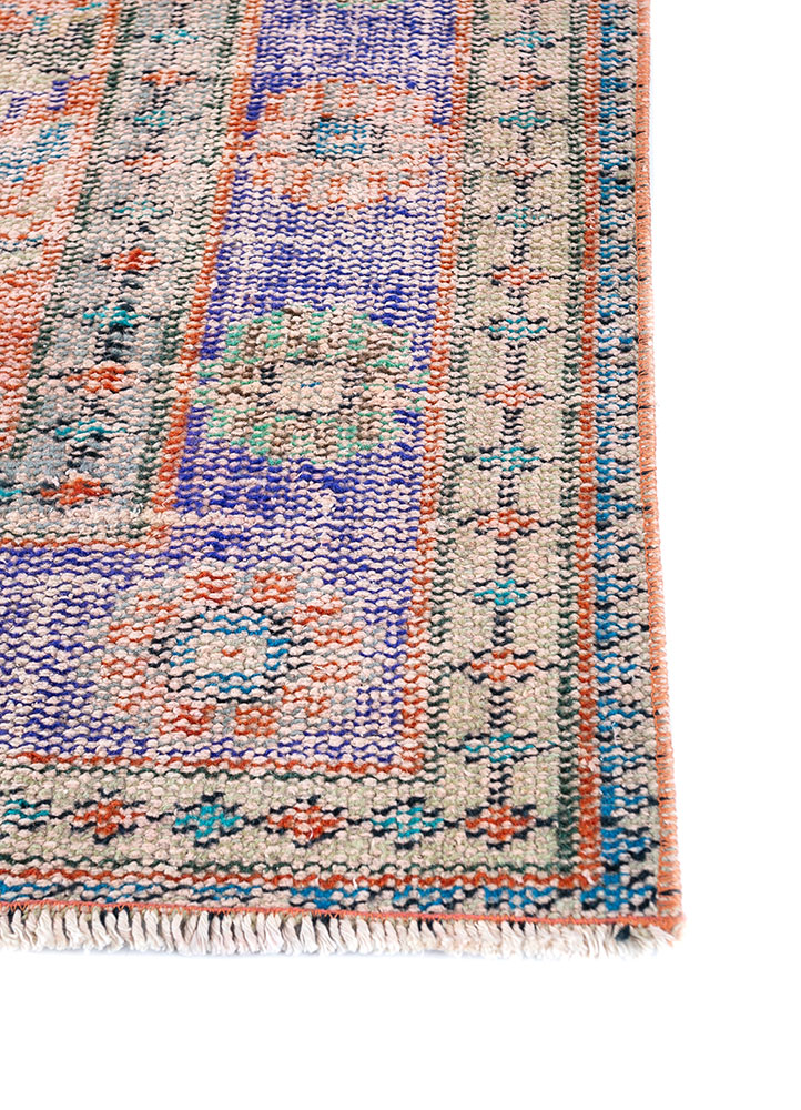 vintage red and orange wool hand knotted Rug - Corner