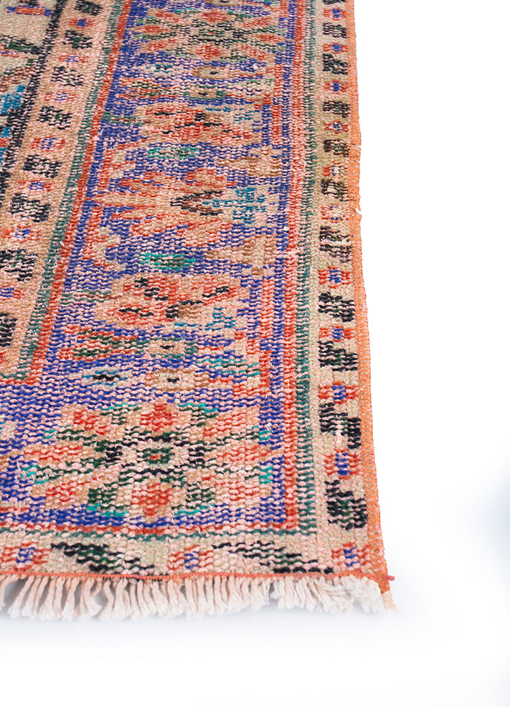 vintage red and orange wool hand knotted Rug - Corner