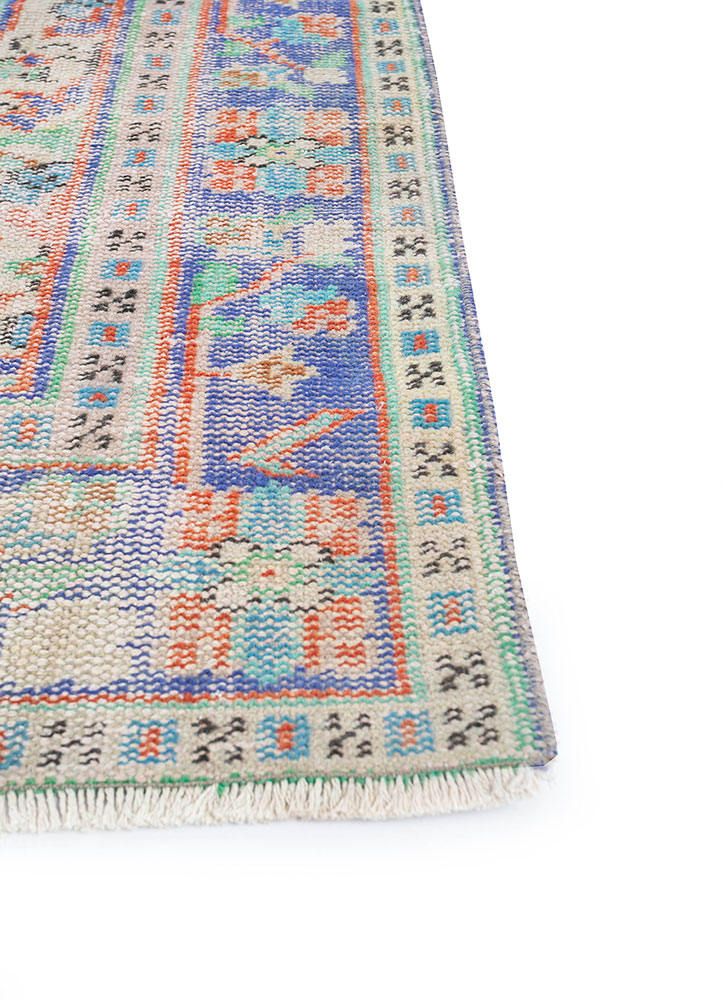 vintage red and orange wool hand knotted Rug - Corner