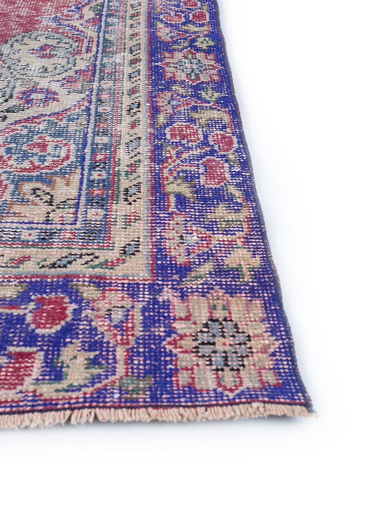 vintage red and orange wool hand knotted Rug - Corner
