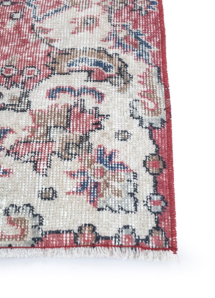 vintage red and orange wool hand knotted Rug - Corner