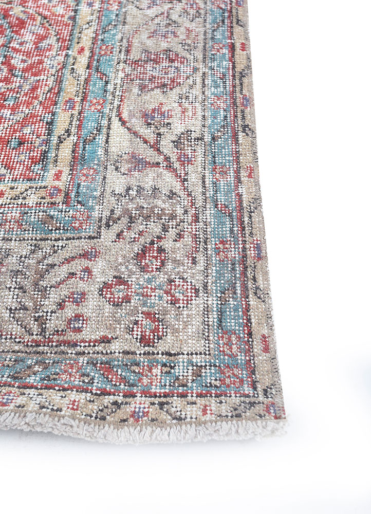 vintage red and orange wool hand knotted Rug - Corner