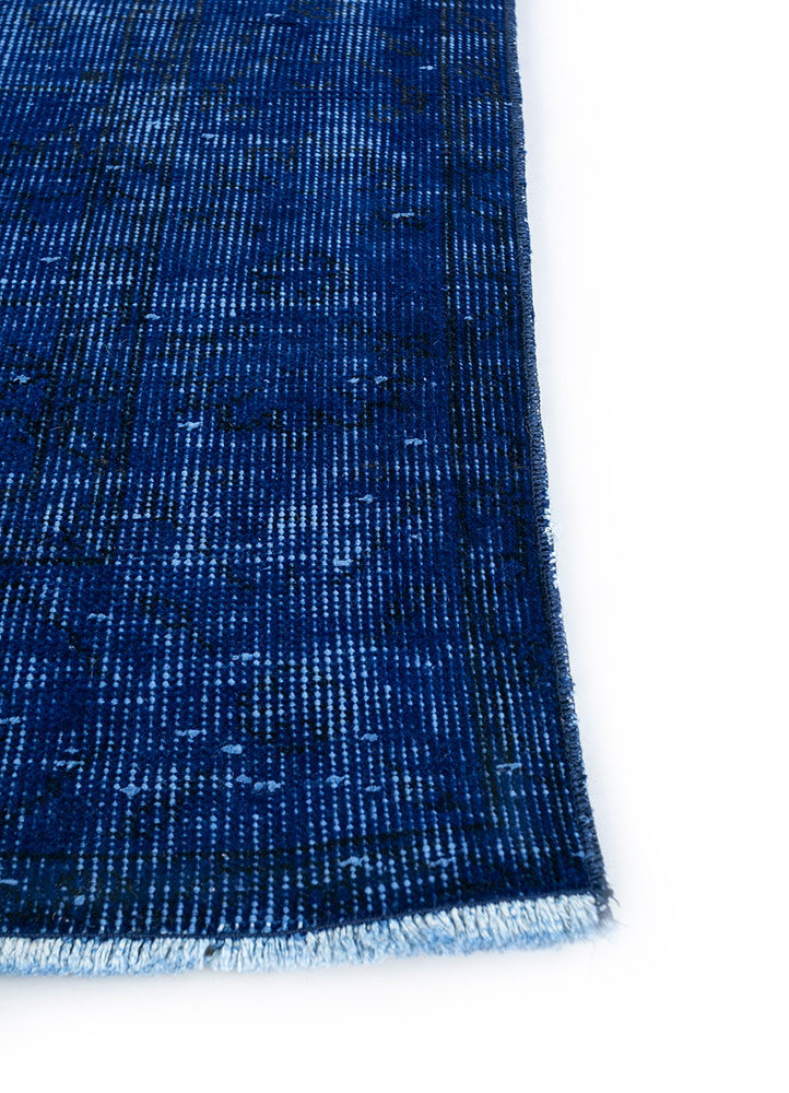 lacuna blue wool hand knotted Rug - Corner
