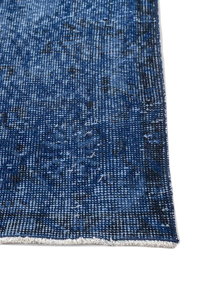 vintage blue wool hand knotted Rug - Corner