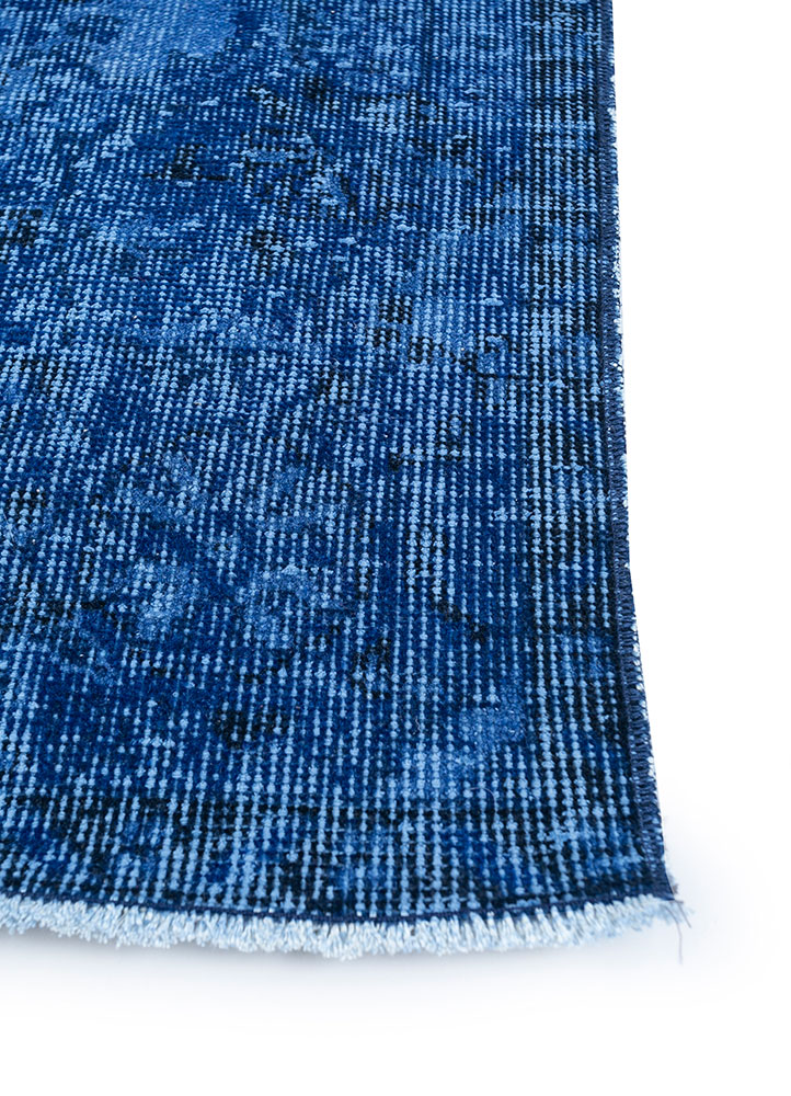 lacuna blue wool hand knotted Rug - Corner