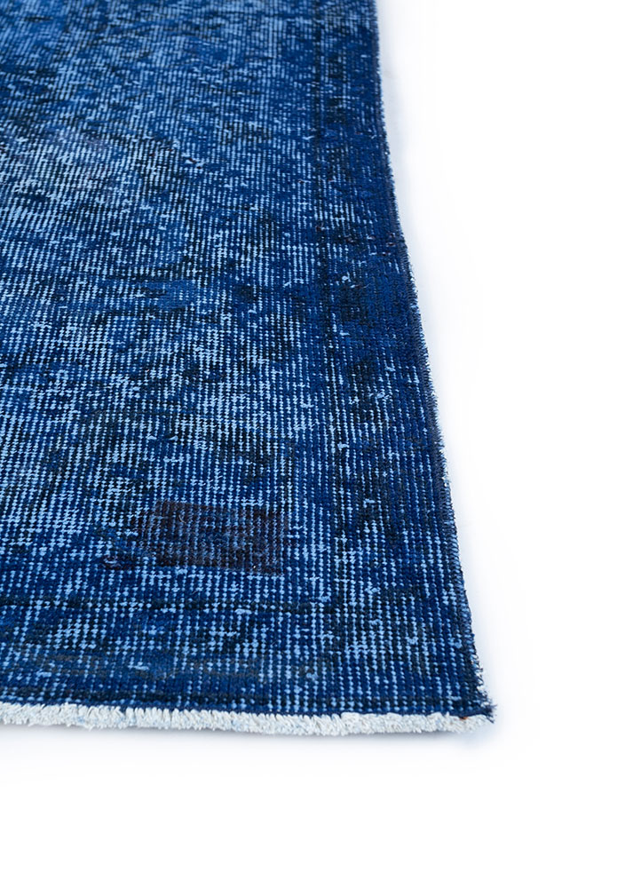lacuna blue wool hand knotted Rug - Corner