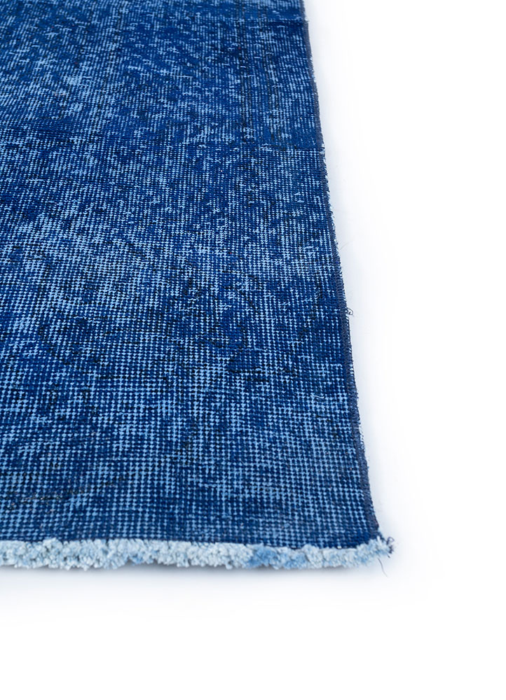 lacuna blue wool hand knotted Rug - Corner
