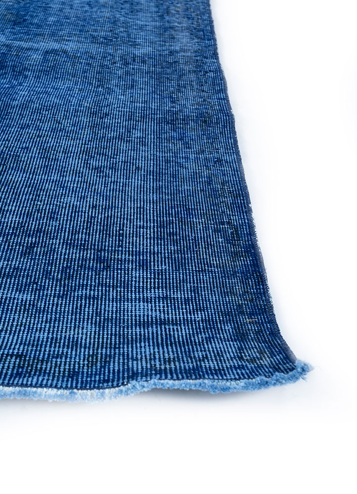 lacuna blue wool hand knotted Rug - Corner