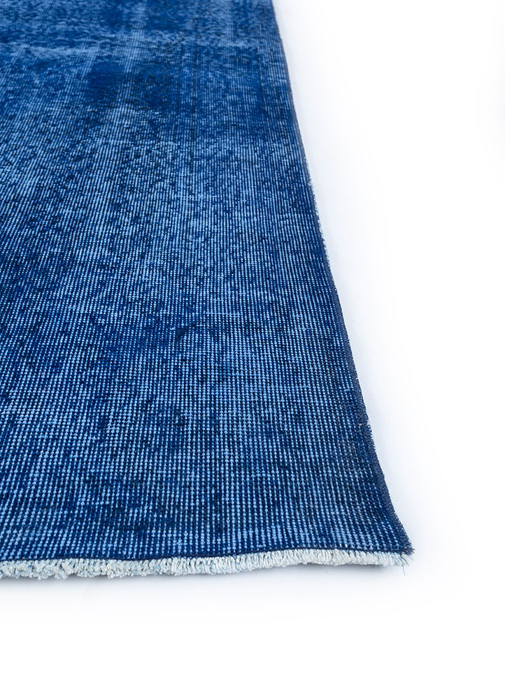 lacuna blue wool hand knotted Rug - Corner