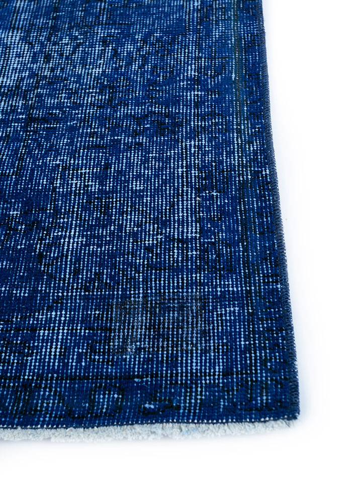 lacuna blue wool hand knotted Rug - Corner