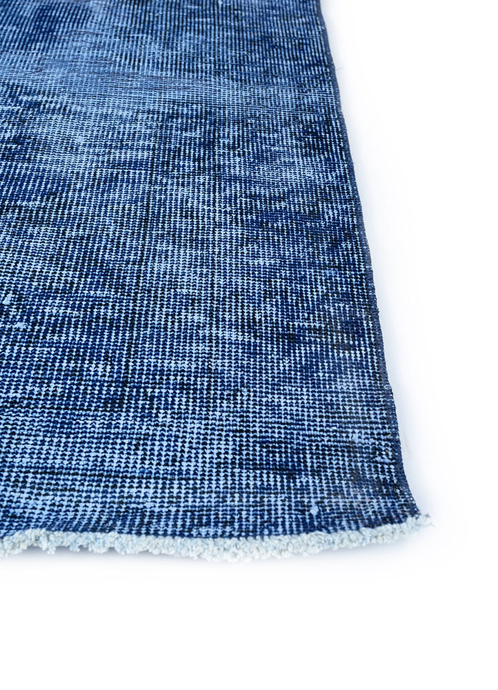 lacuna blue wool hand knotted Rug - Corner