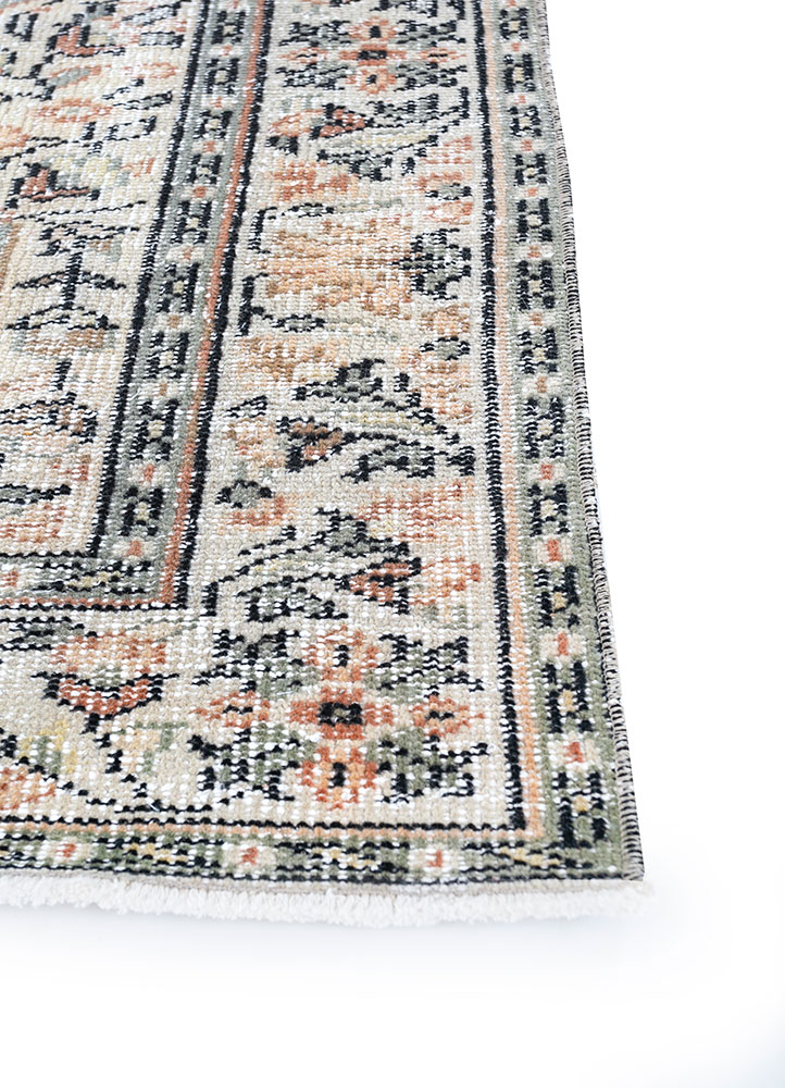 vintage gold wool hand knotted Rug - Corner