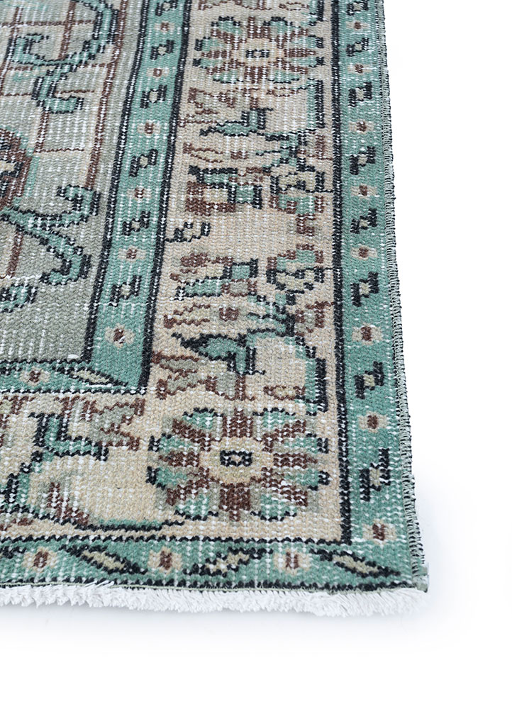 vintage blue wool hand knotted Rug - Corner
