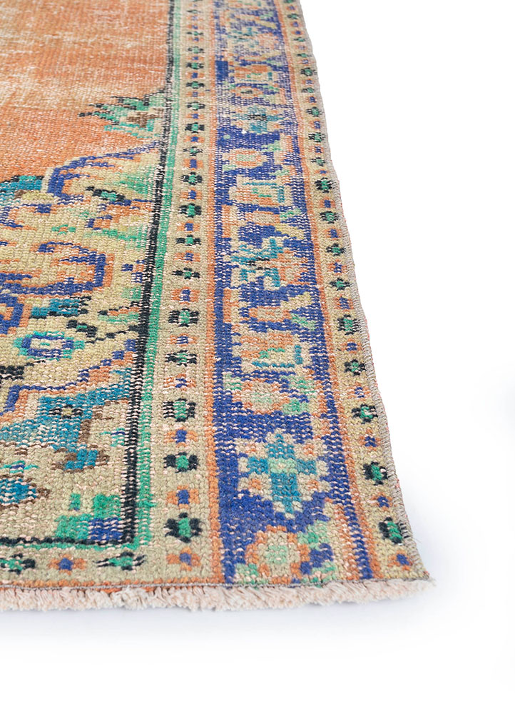 vintage red and orange wool hand knotted Rug - Corner