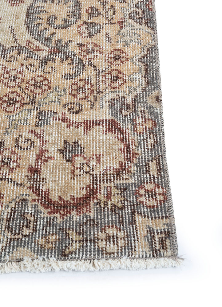 vintage beige and brown wool hand knotted Rug - Corner