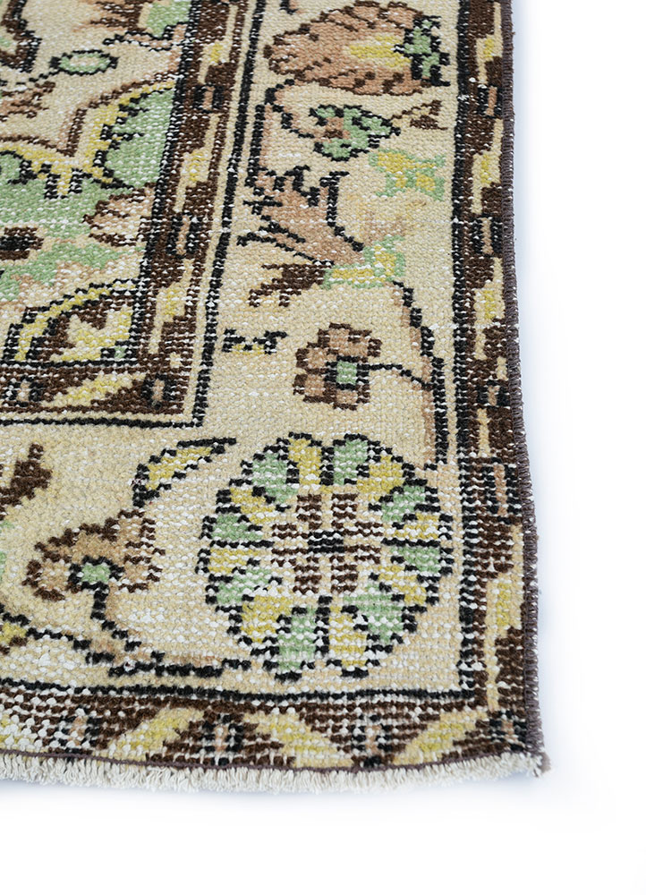 vintage red and orange wool hand knotted Rug - Corner