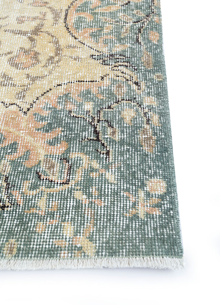 vintage blue wool hand knotted Rug - Corner