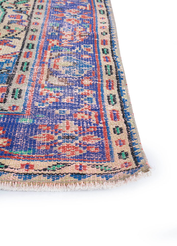 vintage red and orange wool hand knotted Rug - Corner