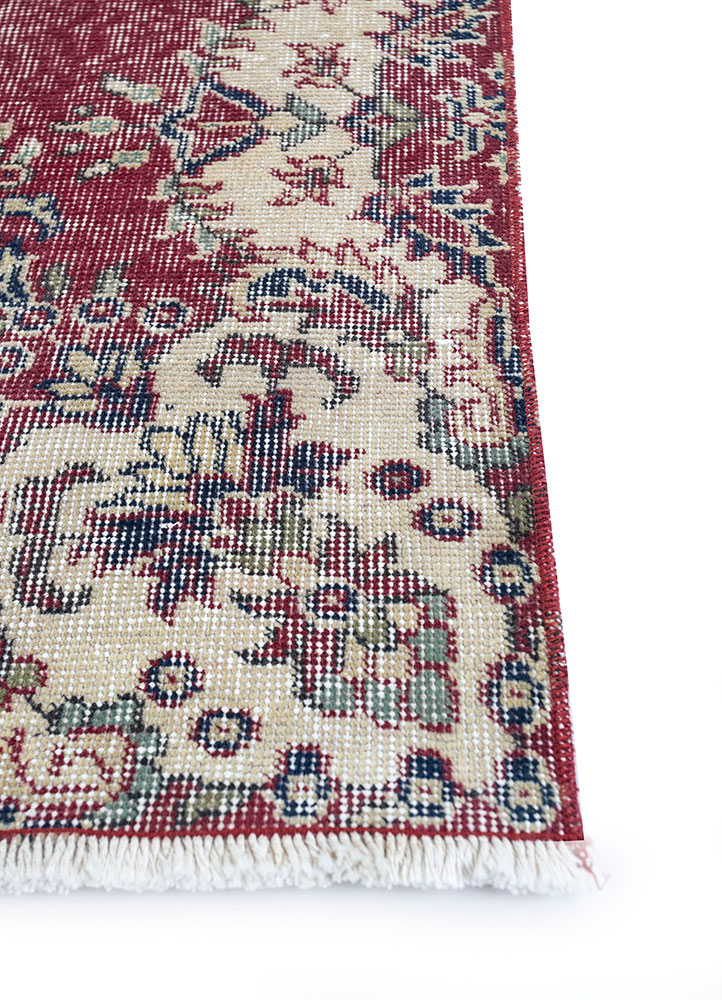 vintage red and orange wool hand knotted Rug - Corner