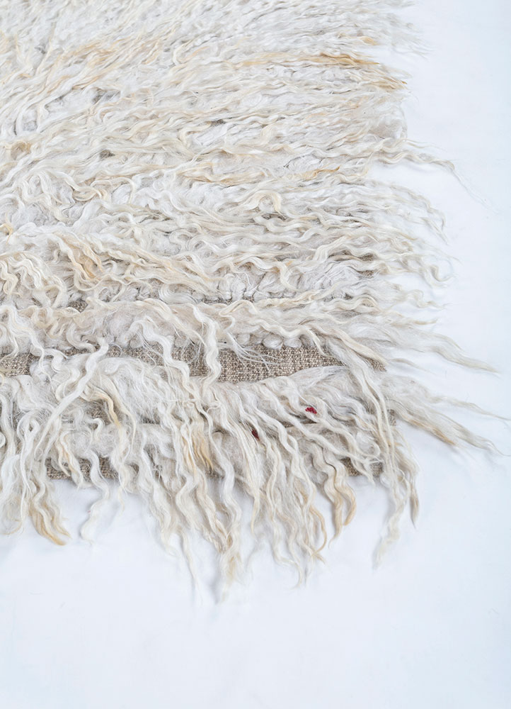 zuri ivory wool hand knotted Rug - Corner