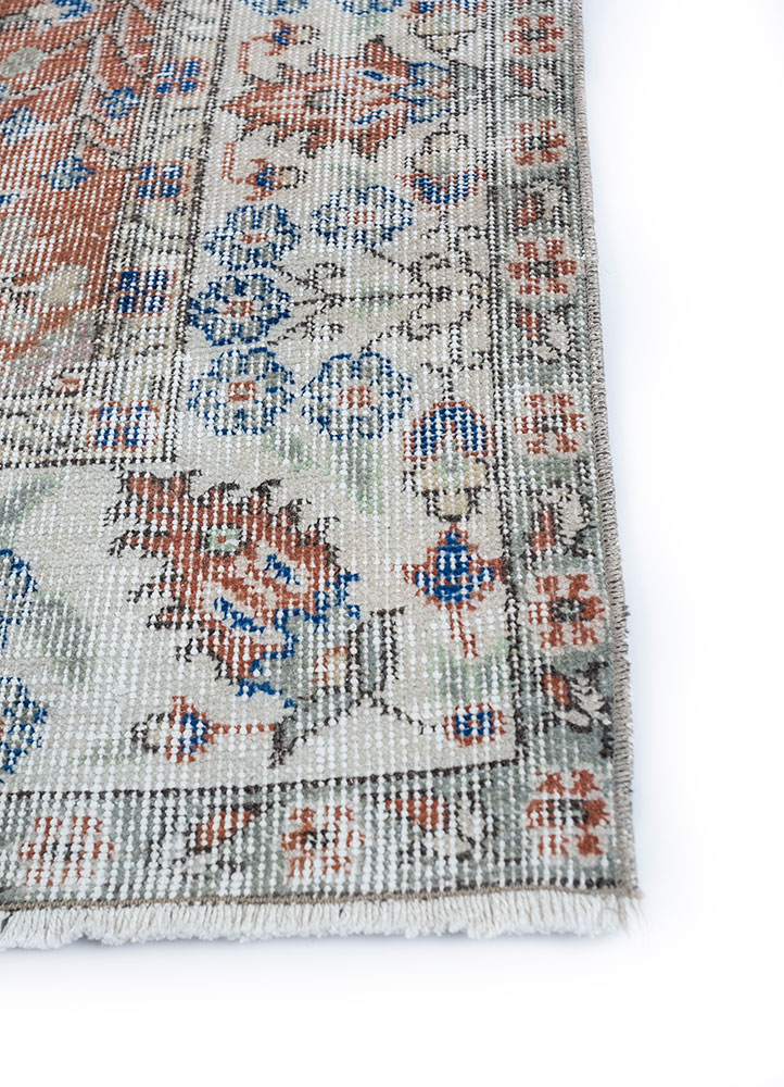vintage red and orange wool hand knotted Rug - Corner