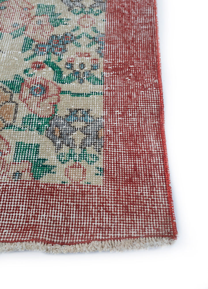 vintage red and orange wool hand knotted Rug - Corner