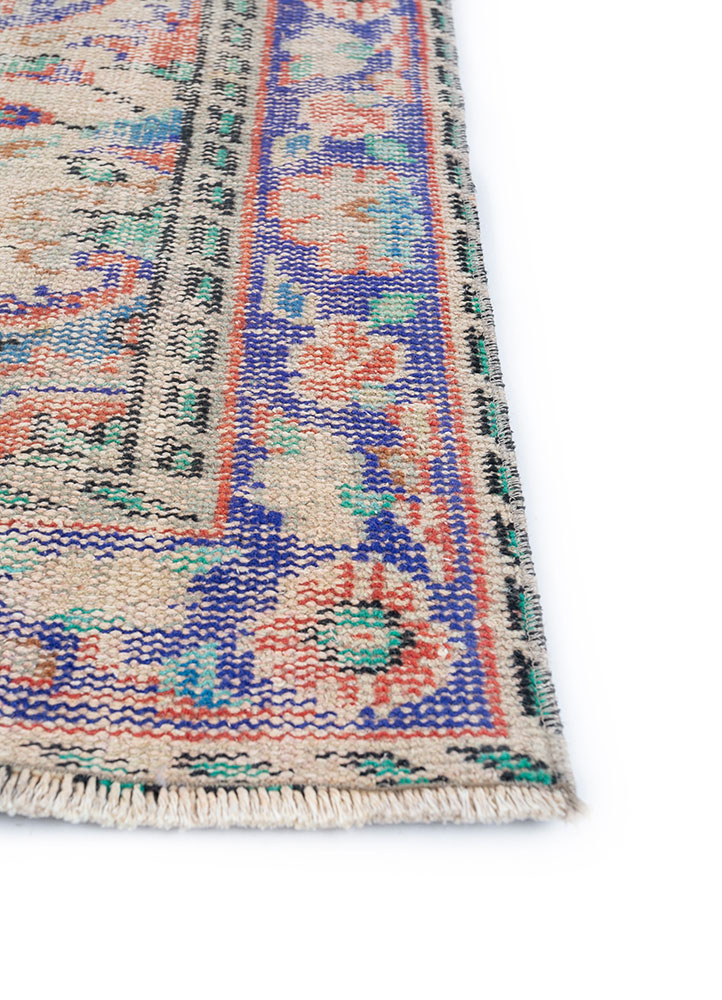 vintage red and orange wool hand knotted Rug - Corner