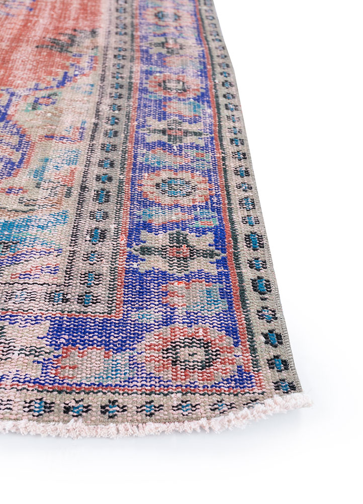 vintage multi wool hand knotted Rug - Corner