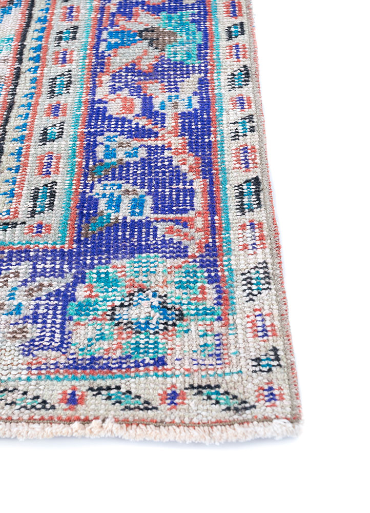 vintage multi wool hand knotted Rug - Corner