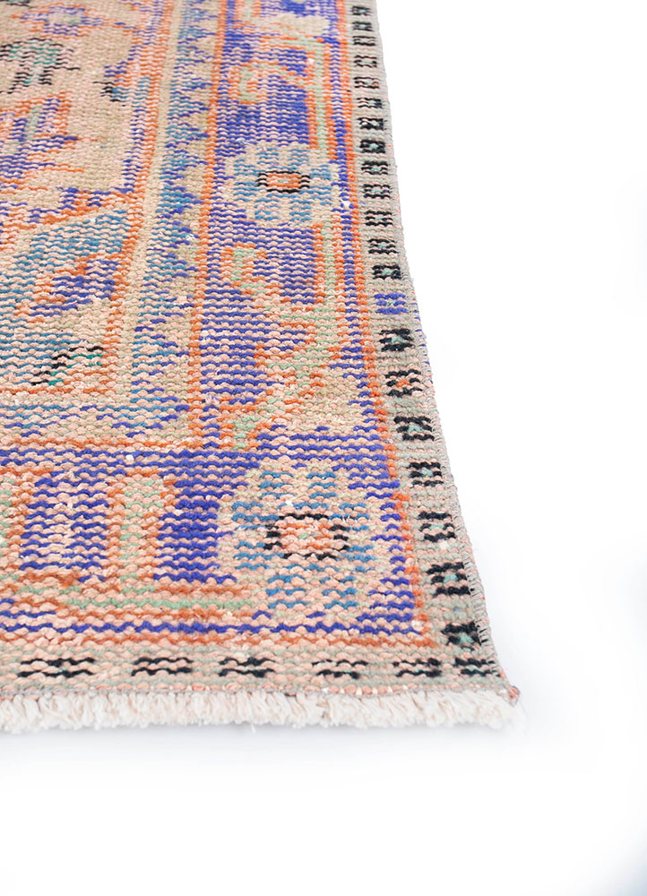 vintage red and orange wool hand knotted Rug - Corner
