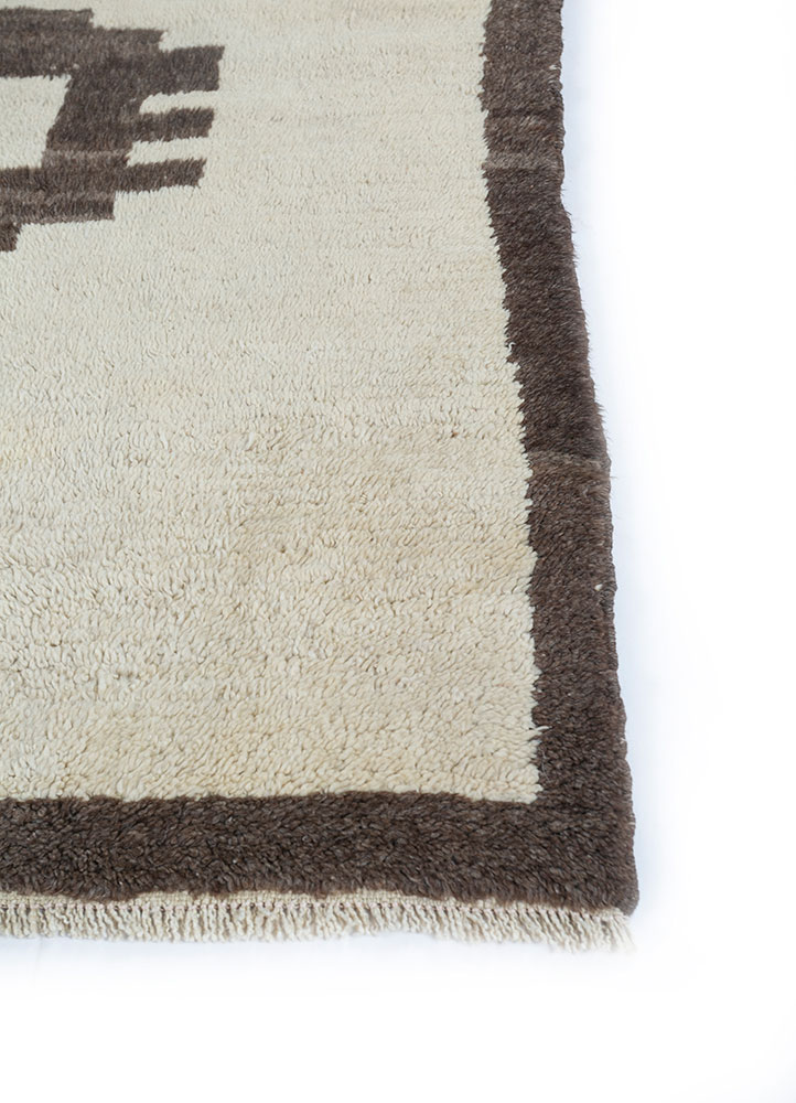 zuri beige and brown wool hand knotted Rug - Corner