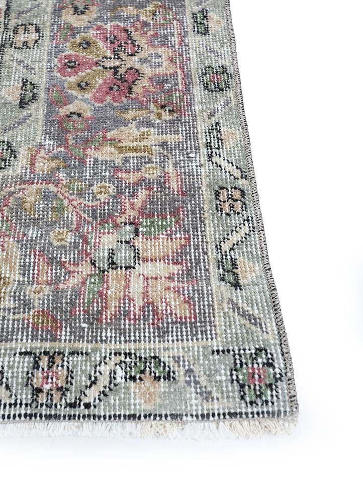 vintage red and orange wool hand knotted Rug - Corner