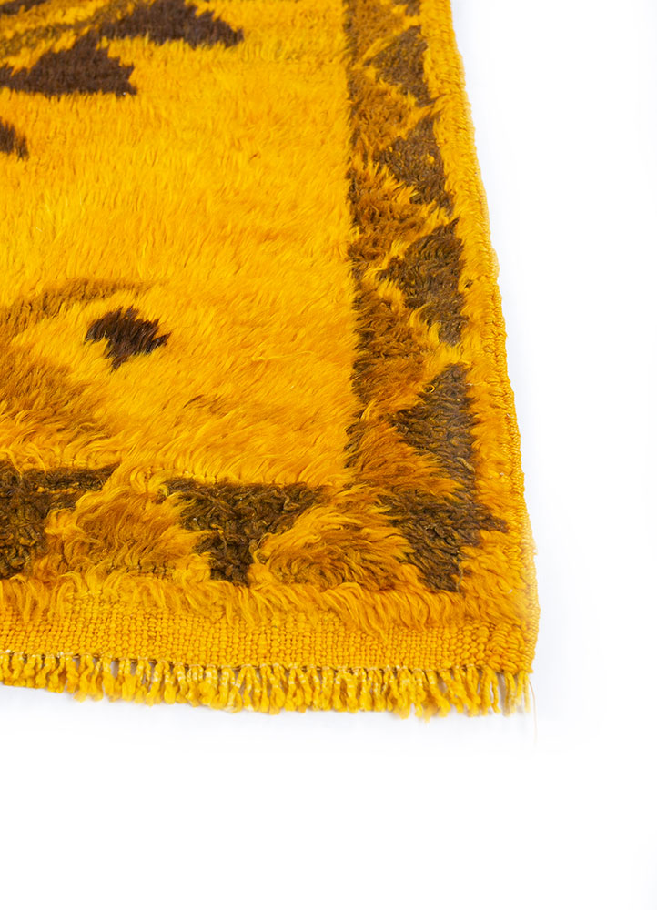 nuray gold wool hand knotted Rug - Corner
