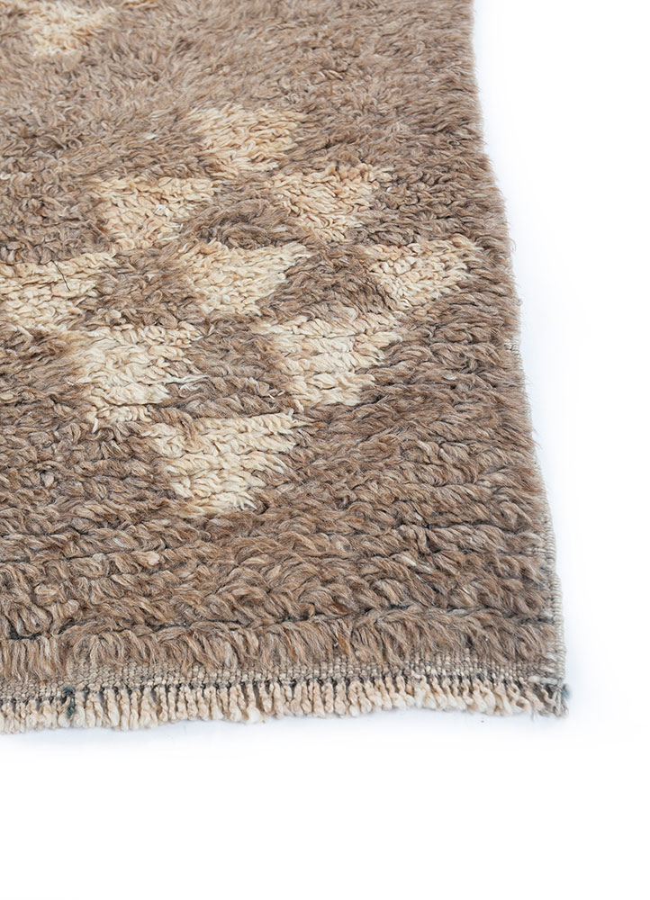 zuri beige and brown wool hand knotted Rug - Corner
