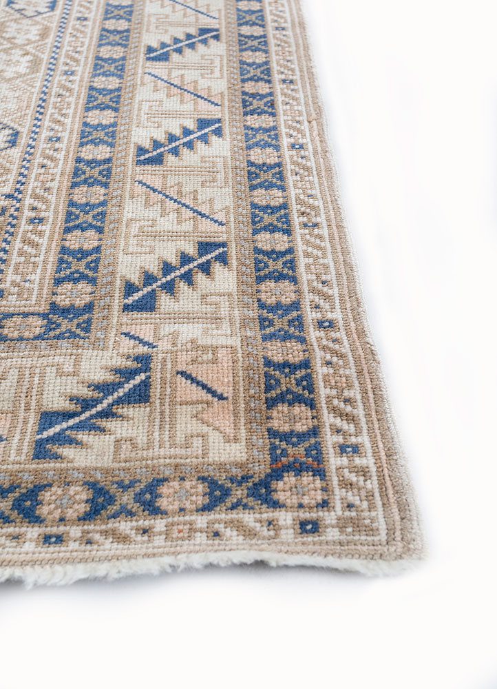 nuray blue wool hand knotted Rug - Corner