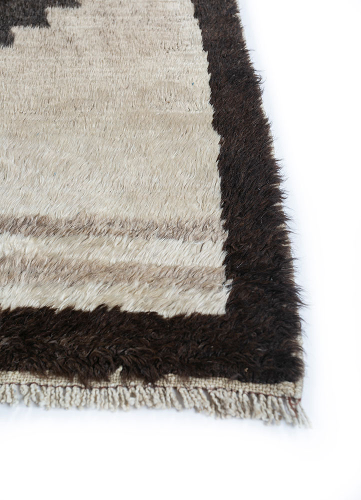zuri beige and brown wool hand knotted Rug - Corner