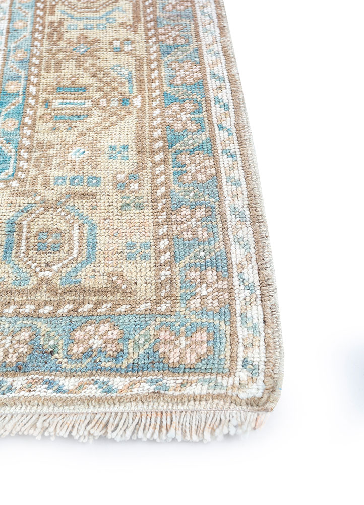 vintage blue wool hand knotted Rug - Corner