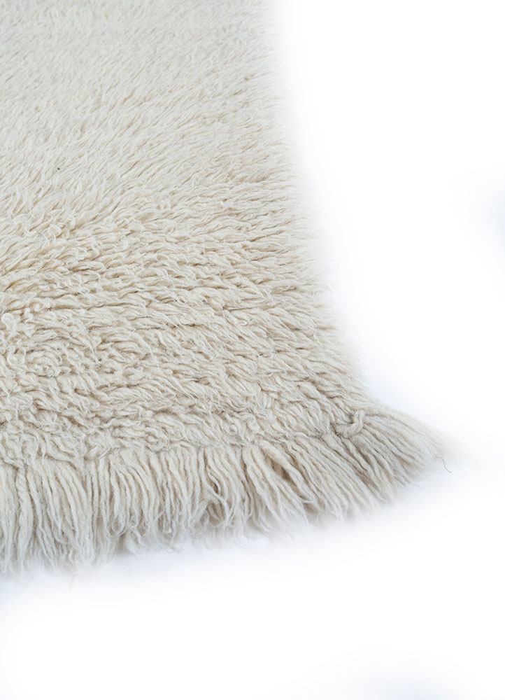 zuri ivory wool hand knotted Rug - Corner