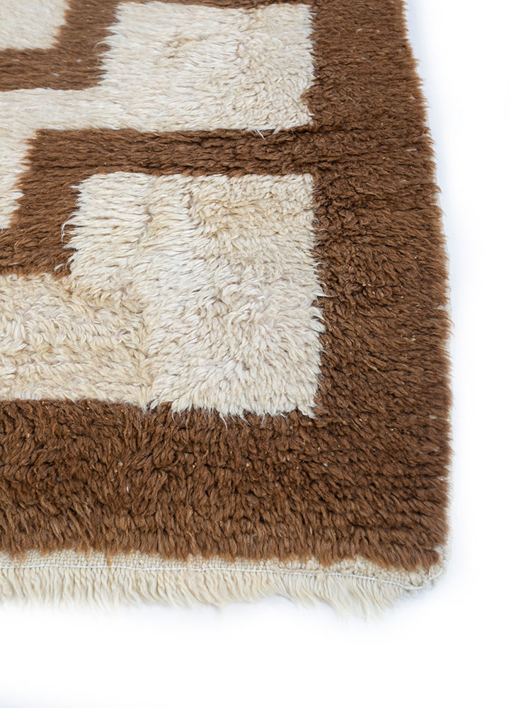 zuri beige and brown wool hand knotted Rug - Corner