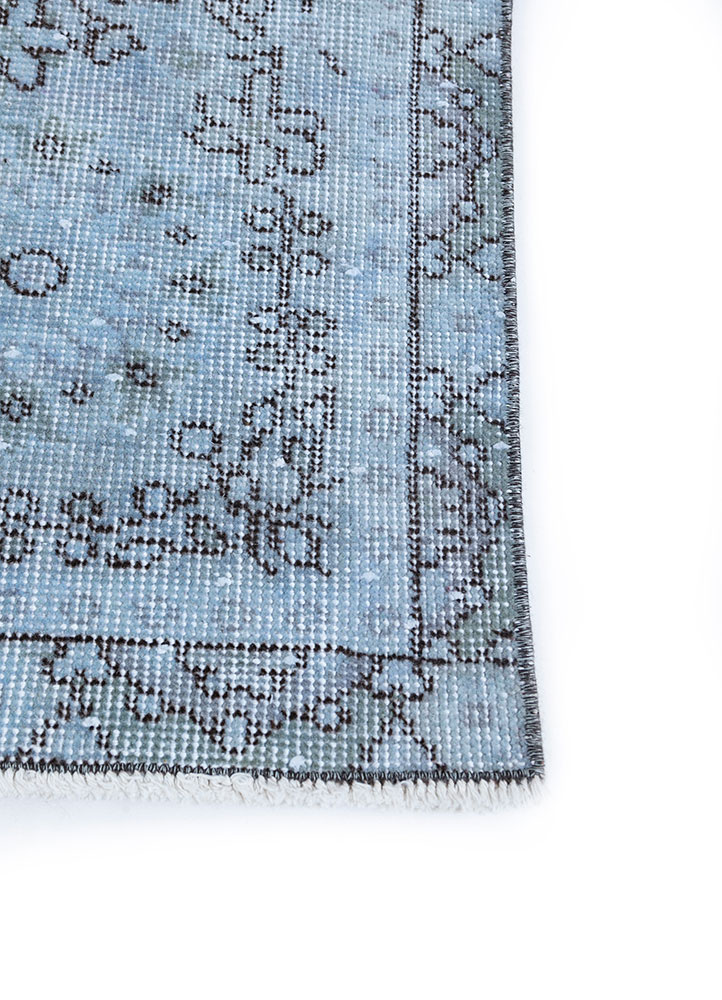vintage blue wool hand knotted Rug - Corner
